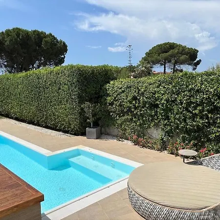 Luxury Swimming Pool
